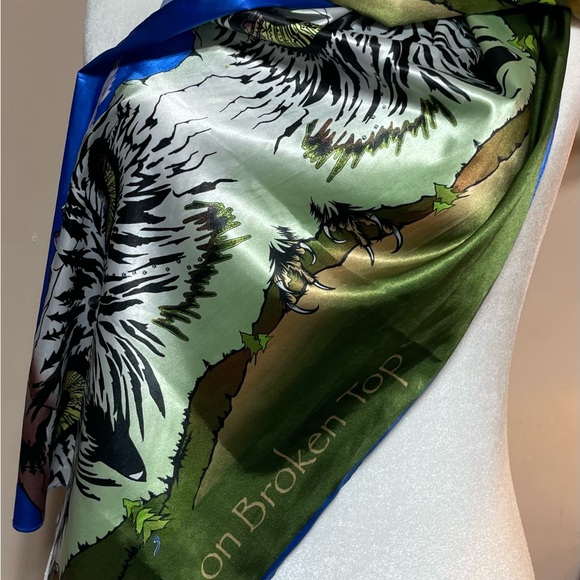 Elegant OWL Blue and Green Scarf - Picture 4 of 7